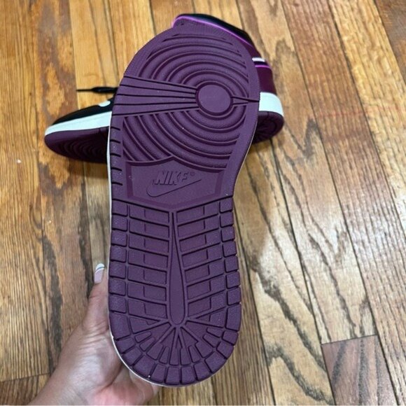 Jordan 1 mid SE Retro for women size 8 - Picture 6 of 7